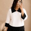 شومیز لینن زنانه سفید مشکی با یقه پهن و تنخور آزاد، فری سایز ۳۶ تا ۴۴
